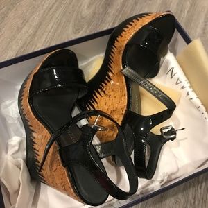 AUTHENTIC STUART WEITZMAN WEDGE SHOES SIZE 6